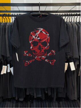 Aesthetic Distressed Skull & Bones Tee - Vintage Inspired Black Shirt